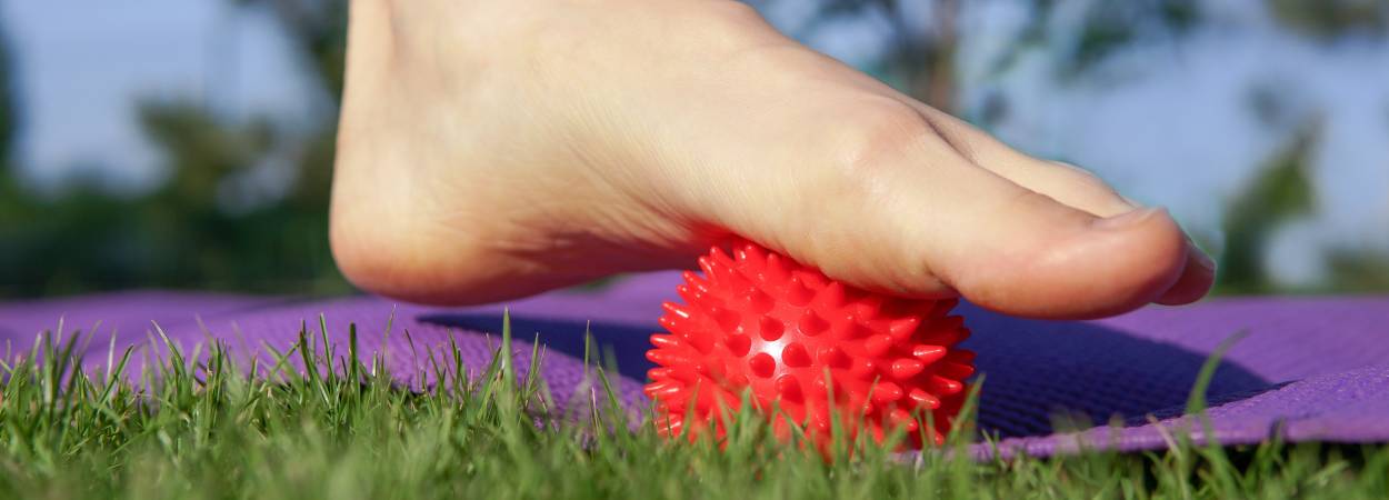 Cviky žilní gymnastiky účinkují proti oteklým nohám a bolavým nohám. Naučte se je i vy s MUDr. Júlií Černohorskou.